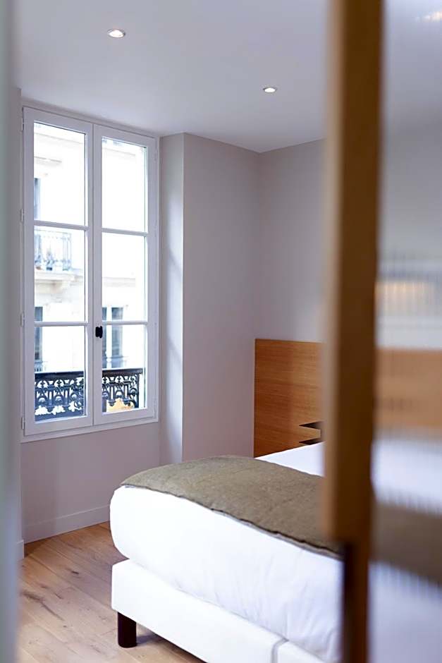 Tinah Paris, Champs Elysées