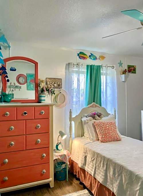 Coastal Imagination Sunny Dayz Oasis