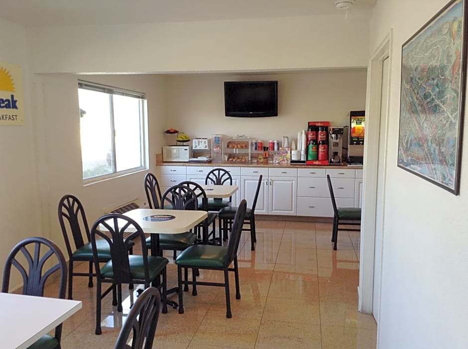 Days Inn by Wyndham Oceanside
