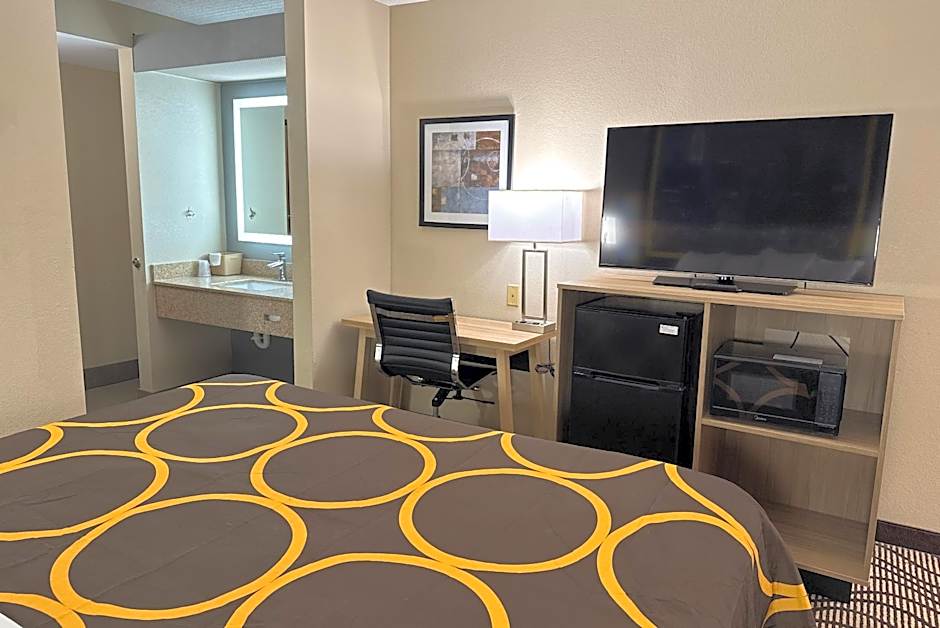 Super 8 by Wyndham Mars/Cranberry/Pittsburgh Area