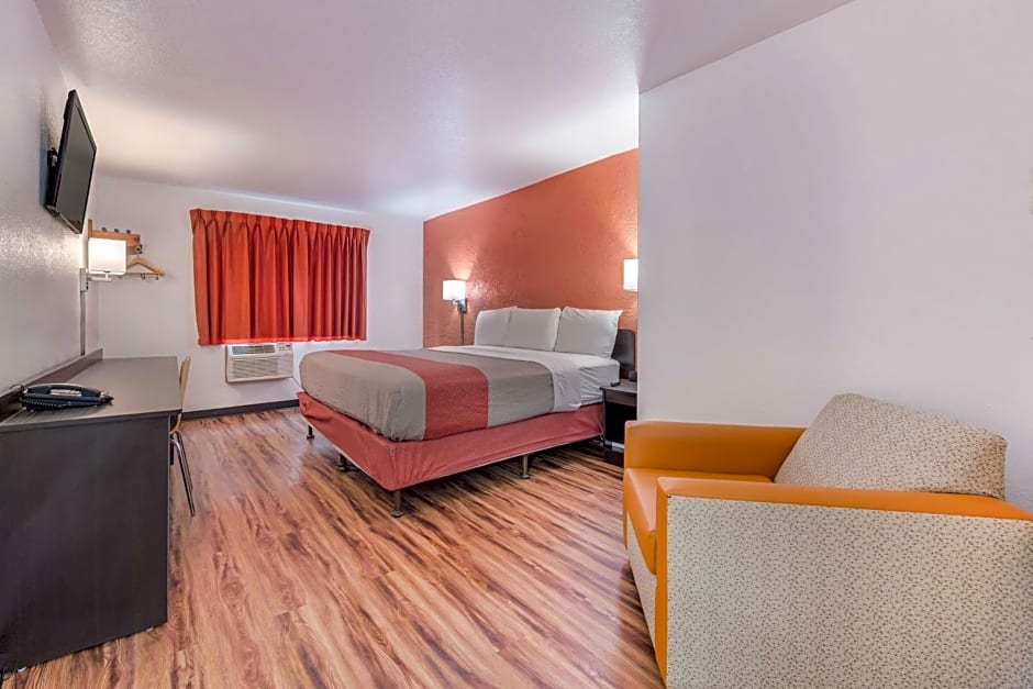 Motel 6-Saint Paul, MN - I-94