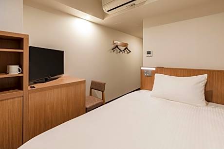 Single Room - Non-Smoking