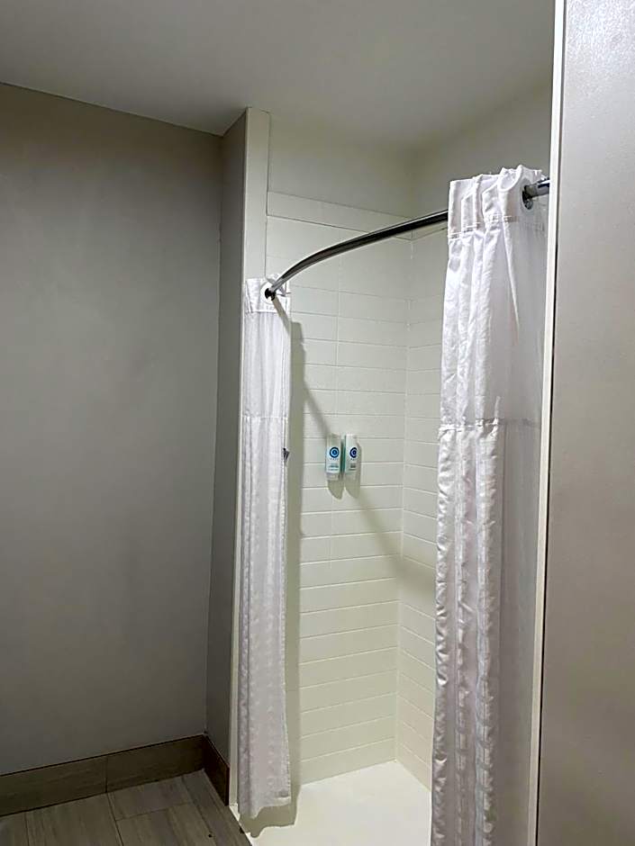 Comfort Inn and Suites Near Lake Guntersville