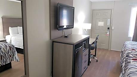 Deluxe 2 Full Beds Non-Smoking