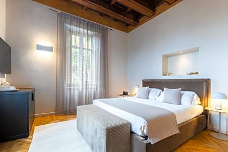 Junior Suite with Pool View