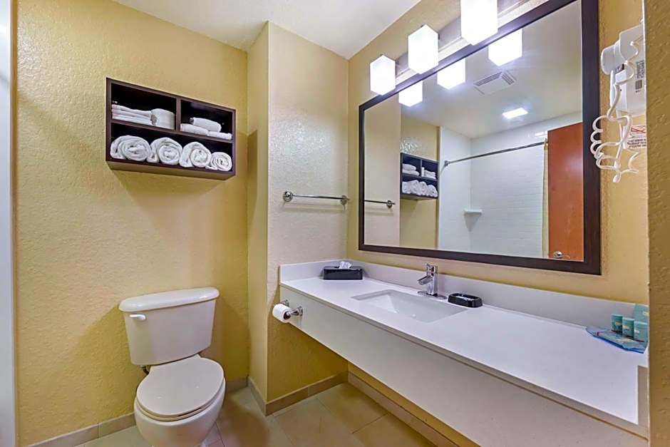 Best Western Edgewater Inn