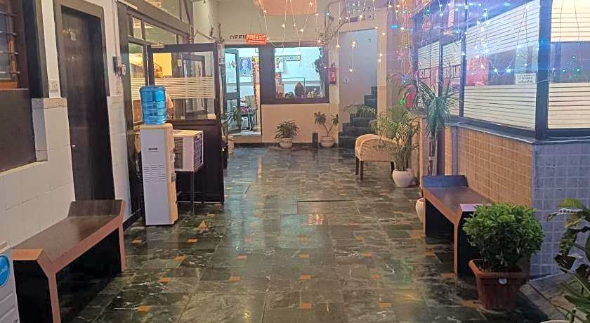 HOTEL SIDHARTHA (600 meters from Taj Mahal)