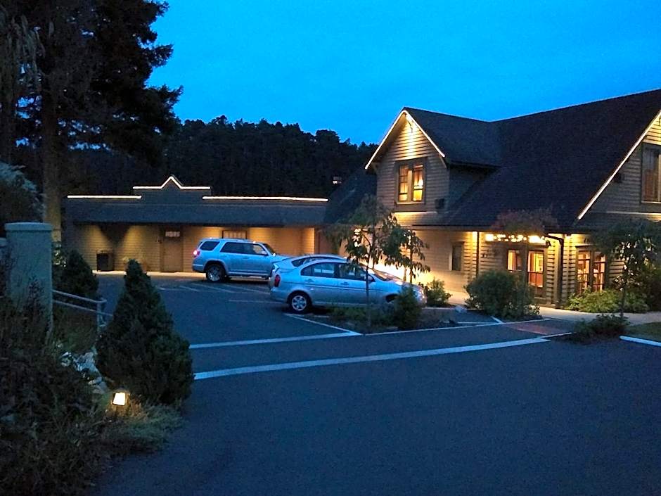 Noyo Harbor Inn