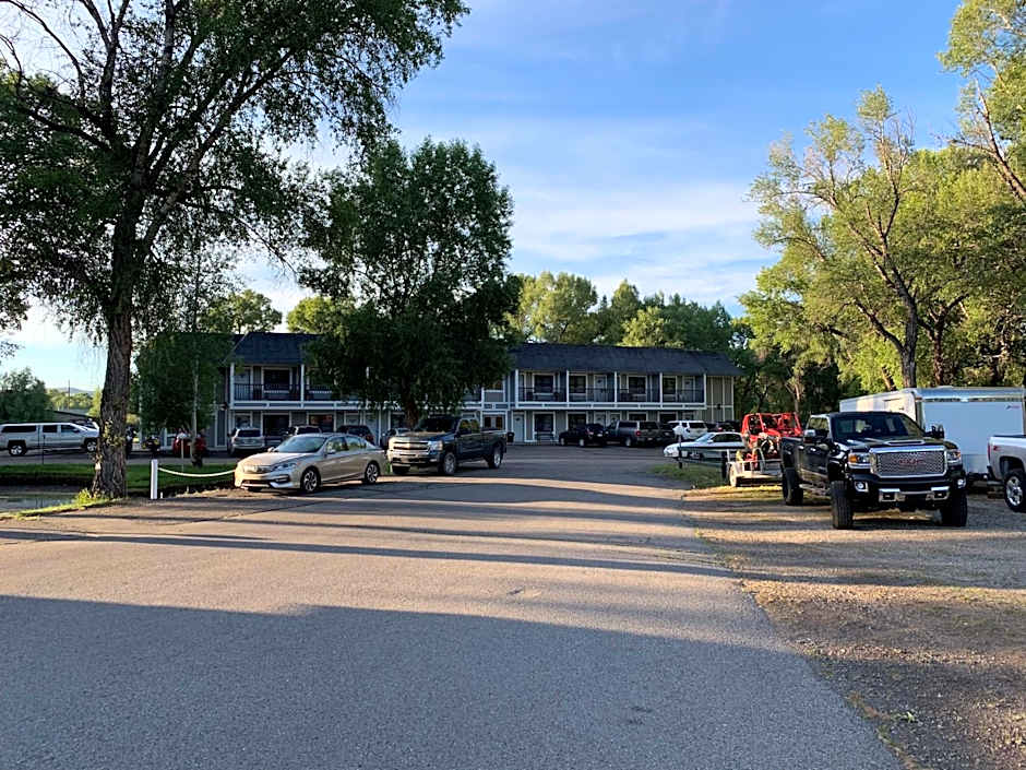 The Gunnison Inn at Dos Rios Golf Course