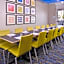 Holiday Inn Express and Suites - Mall of America - MSP Airport By IHG