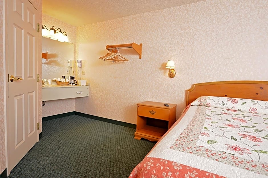 OurGuest Inn & Suites Downtown Port Clinton