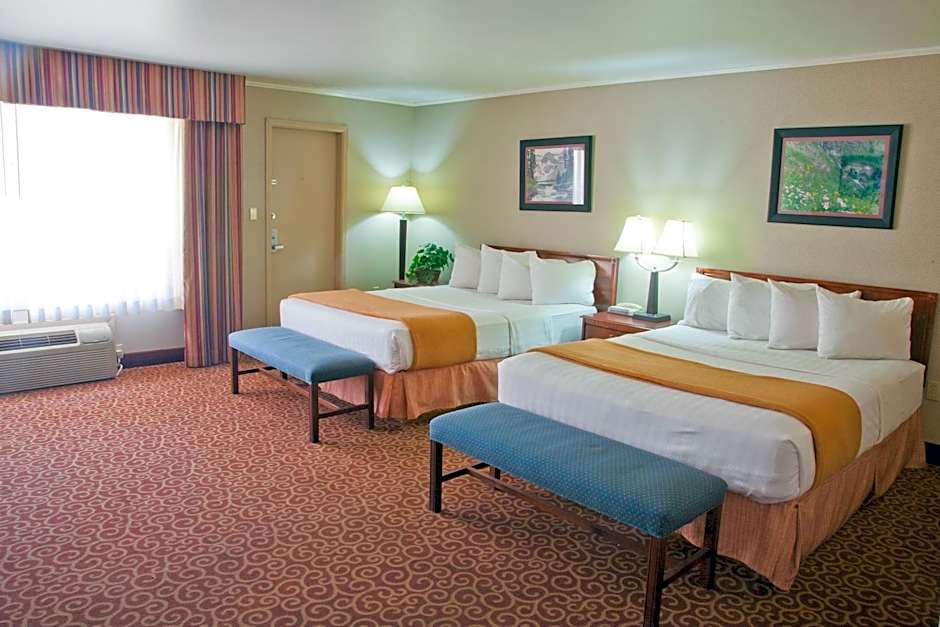Red Arrow Inn & Suites, a Travelodge by Wyndham