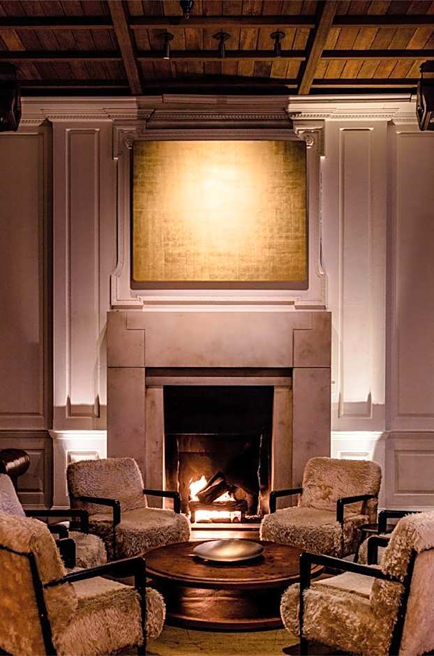 The Chicago Hotel Collection Ambassador Gold Coast
