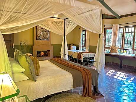 Villa with Garden View