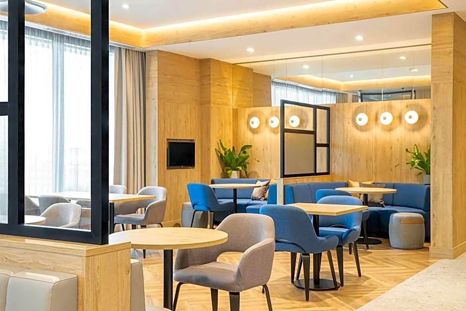 Courtyard by Marriott Inverness Airport