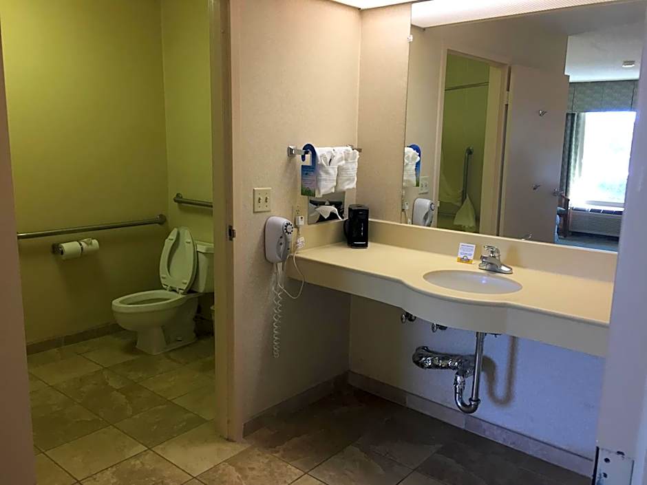 Days Inn & Suites by Wyndham Albuquerque North