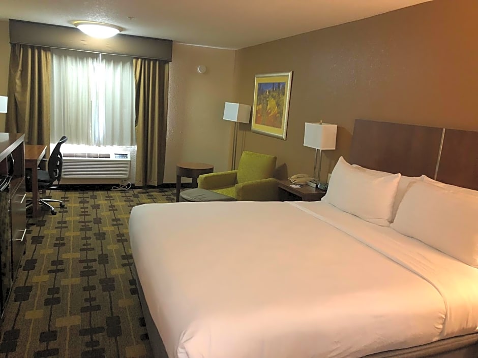 Holiday Inn Express Corning, an IHG Hotel