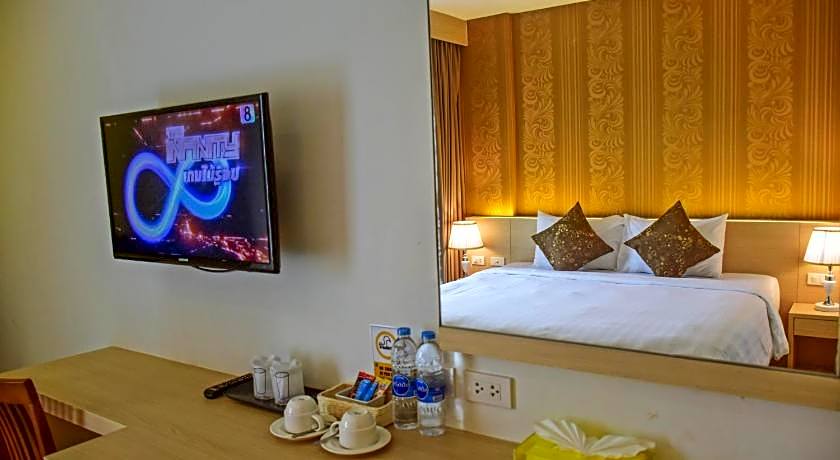 Ocean and Ole Patong