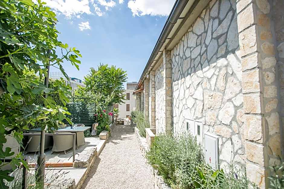 Garden Apartment Hotel Split