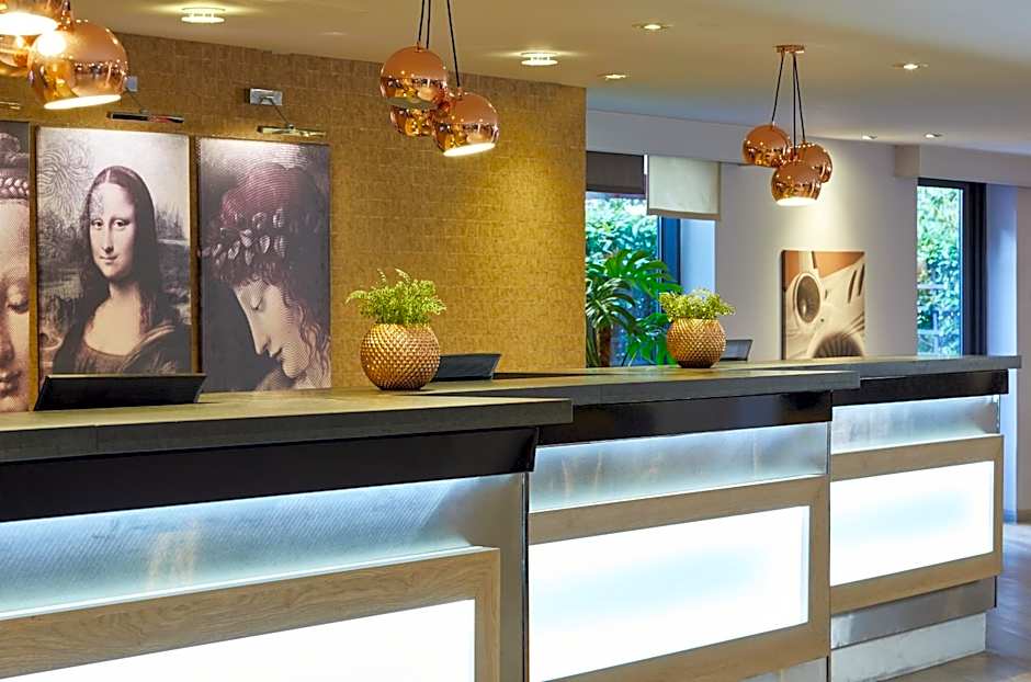 Leonardo London Heathrow Airport