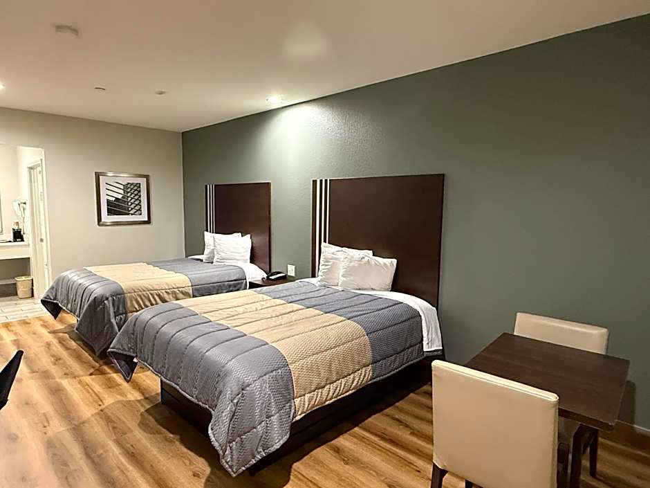 Scottish Inn & Suites - IAH Airport