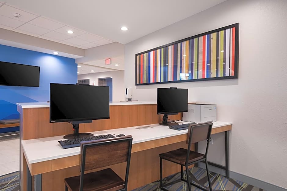 Holiday Inn Express & Suites Chicago - Hoffman Estates By IHG