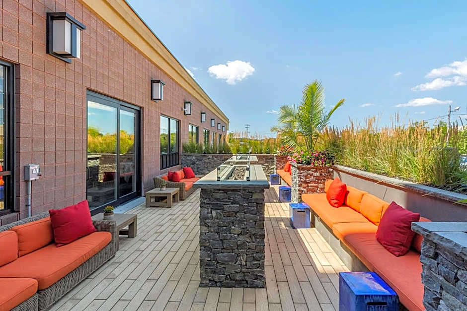 Comfort Inn & Suites Logan International Airport
