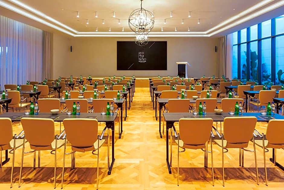 EVOLUTION Cascais-Estoril Hotel