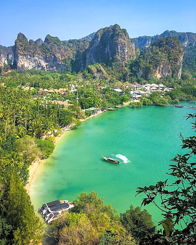 Nomads Ao Nang Party Hostel 18-35 Years Old Only