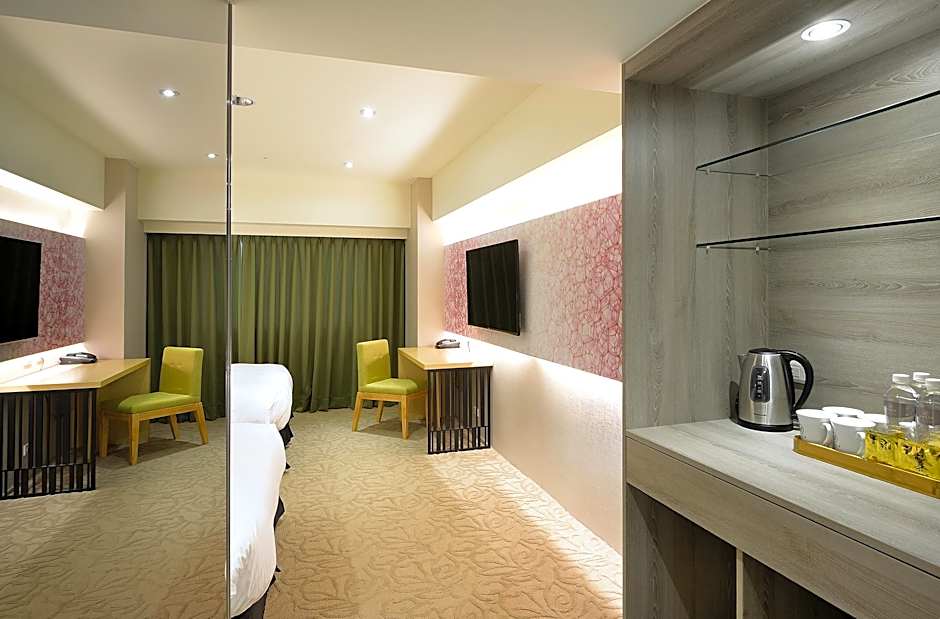 Aeris International Hotel