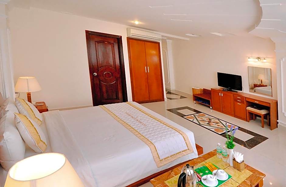 Tan Hoang Long Hotel – Ho Chi Minh City, 