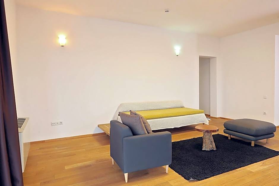 Living In Aparthotel