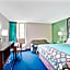 Super 8 by Wyndham Brockton