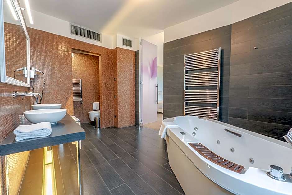 For You Hotel