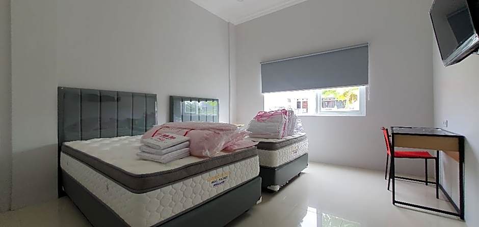 RedDoorz Plus near Siloam Hospital Balikpapan