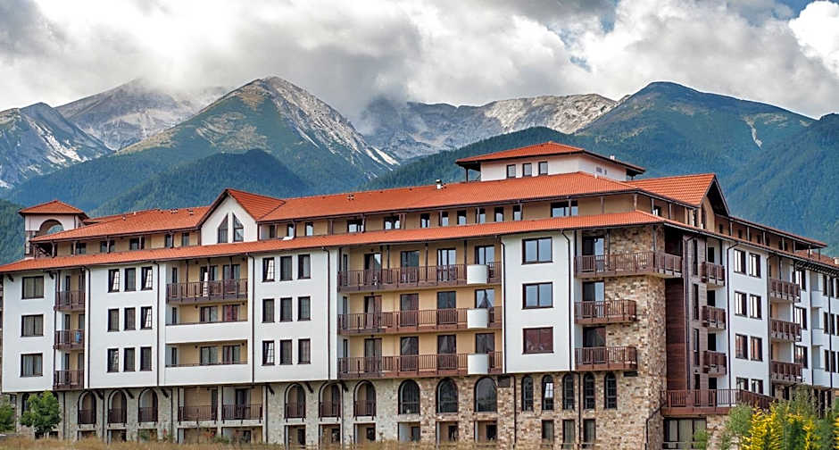 Grand Royale Apartment Complex & Spa