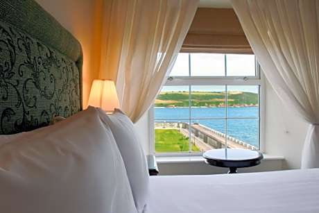 Walter Raleigh Hotel