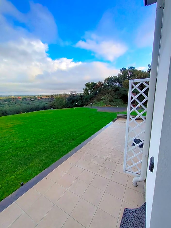 La staccionata bianca