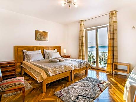 Magnificent Villa in Supetar with Swimming Pool