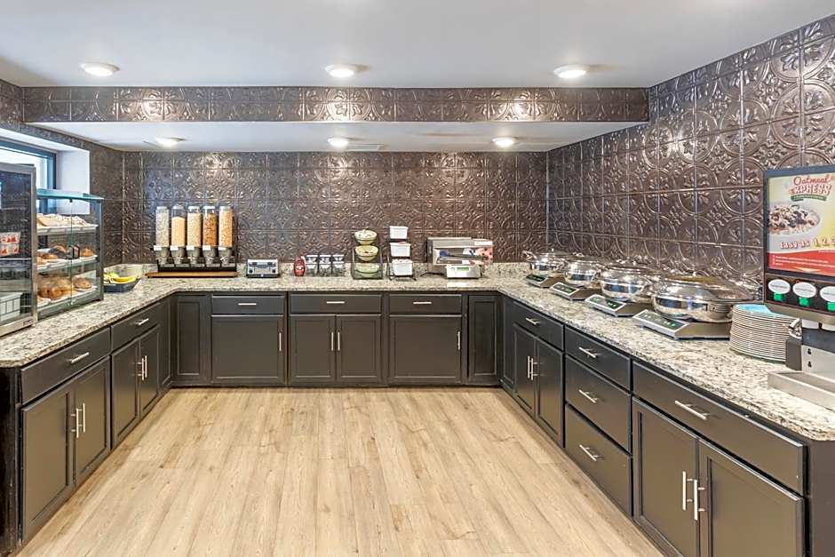 Best Western PLUS Milwaukee West