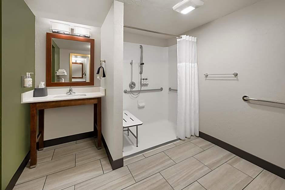 Garner Hotel Butte by IHG