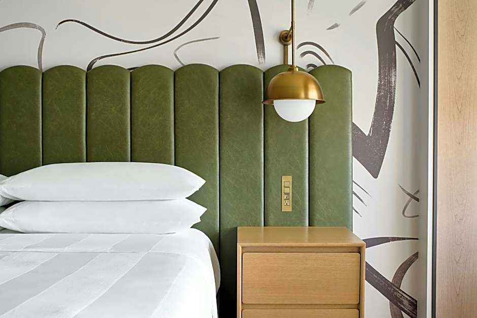 Photo 1 of 6 of 1 King Bed or 1 Queen Bed, Concierge Level