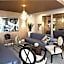 Beverly Hills Gem 1 BR Apt with Parking 218