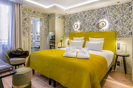 Superior Double or Twin Room (1 King Bed)