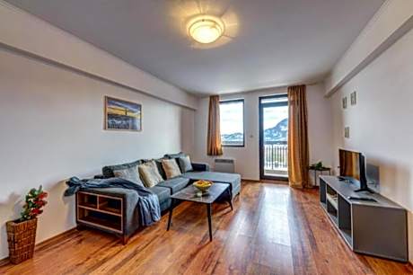 Silver Hills Rooms & Apartments with Free Parking