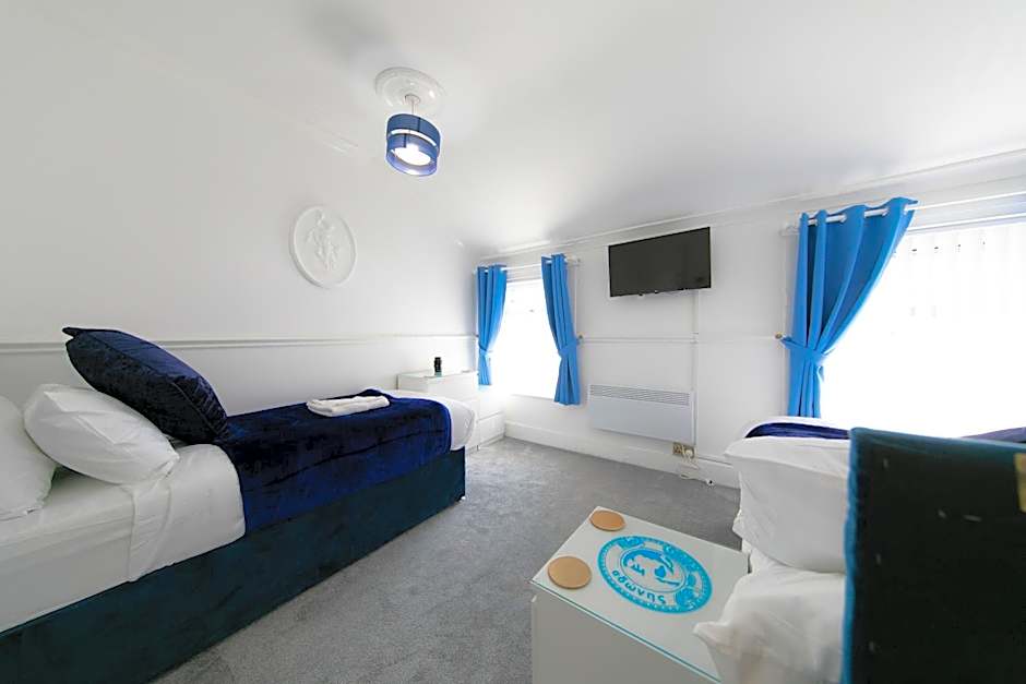 The New Apollo Hotel