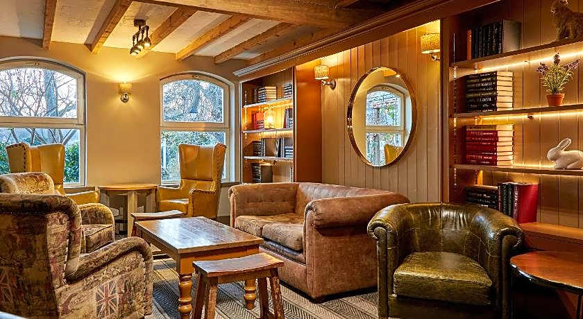 Lion Quays Hotel & Spa