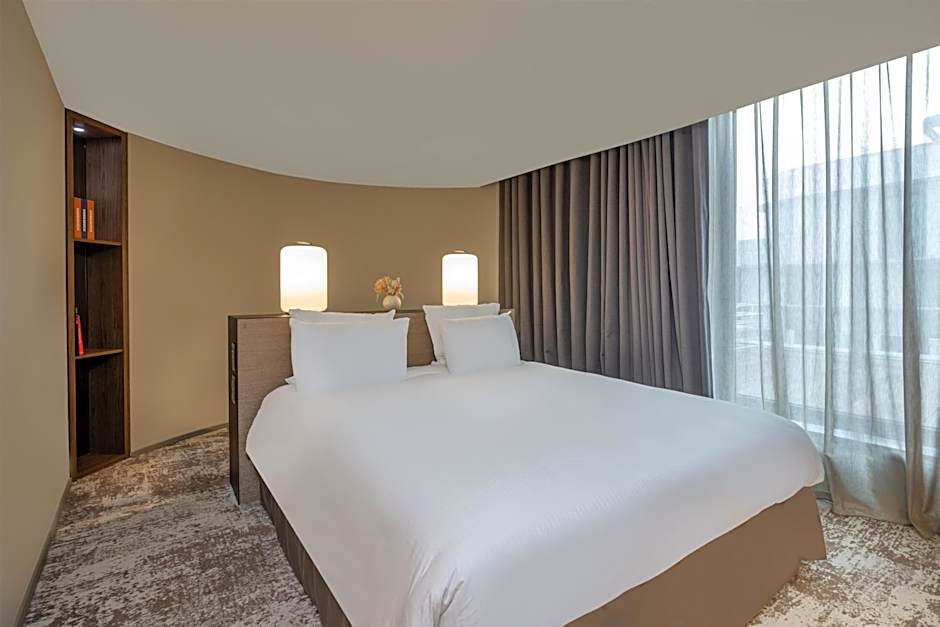 Radisson Blu CDG Airport Terminal Hotel, Paris