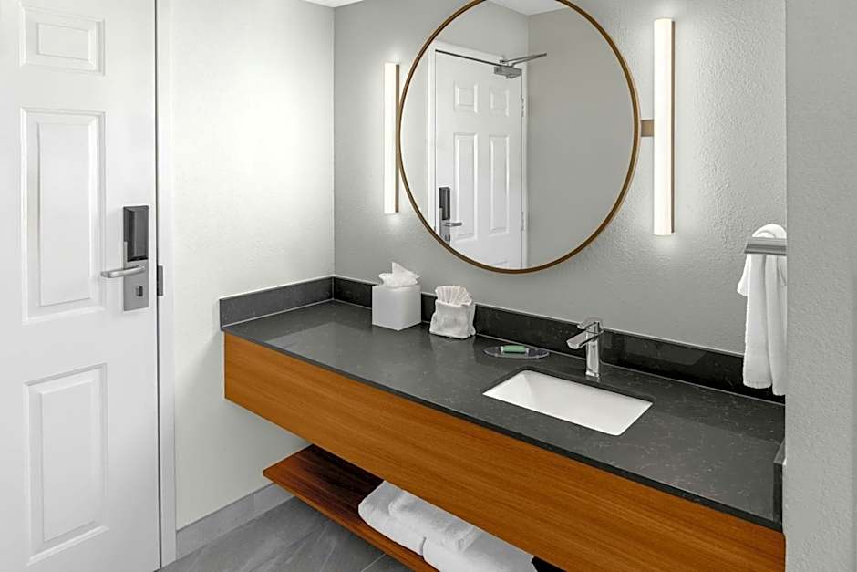 Fairfield Inn & Suites by Marriott San Francisco San Carlos