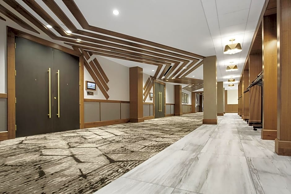 Crowne Plaza Lansing by IHG